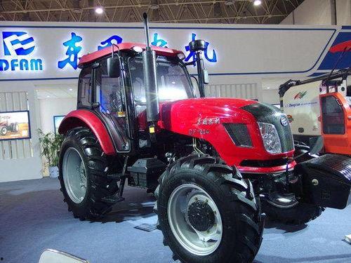 国产804拖拉机视频,性能卓越，助力农业现代化