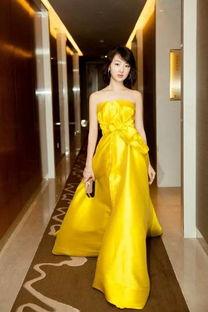 国产小君花格连衣裙视频,国产小君花格连衣裙，演绎东方韵味