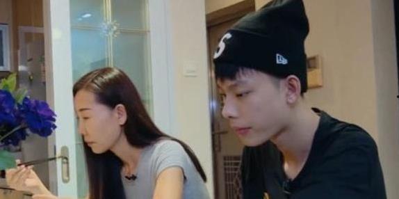 国产网友最新小视频,揭秘生活百态，笑料横生  第3张