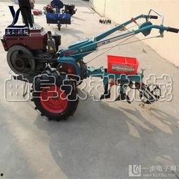 国产拖拉机三铧犁视频,高效农业机械化新篇章  第2张